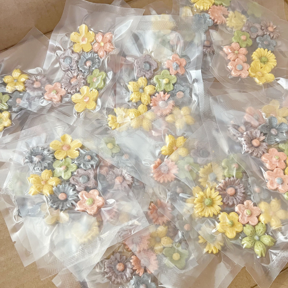 Handcrafted Chicken & Cheese Pet Donuts – 10-Pack, 100% Natural, No Additives, Fresh Ingredients – Perfect for Meal Toppers or Training Treats